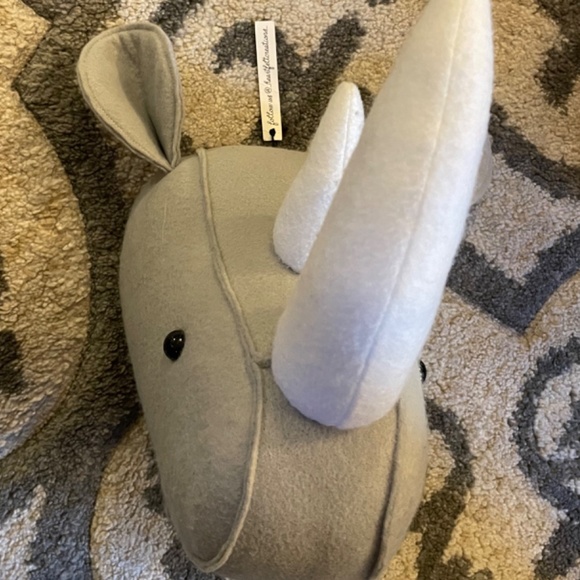 Handmade felt Elephant and Rhino decorative heads - Picture 4 of 6